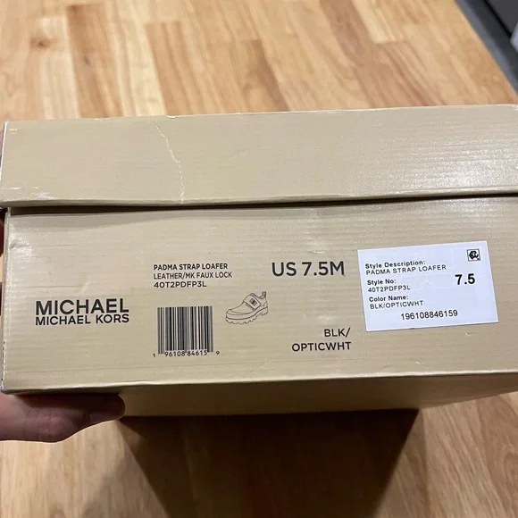 Michael Kors - Padma Leather Loafer - Size 7.5 - Picture 9 of 9